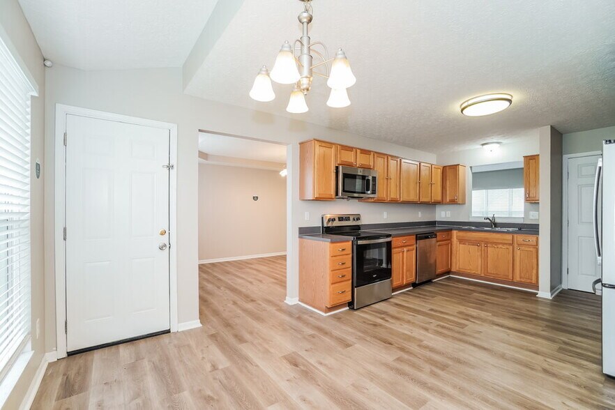 Building Photo - 238 Oxford Dr SW