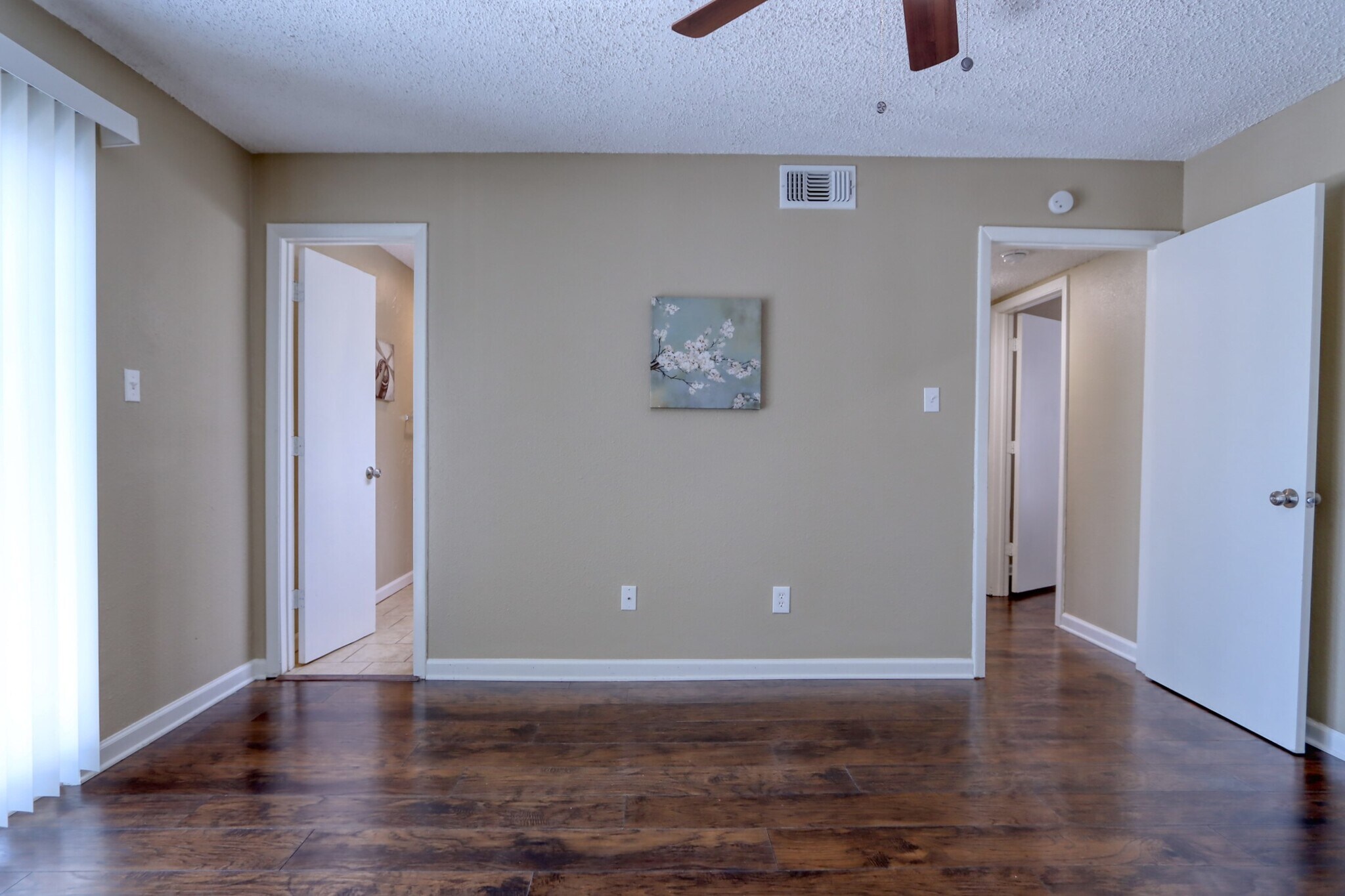 Building Photo - 711 Harbour Town Dr