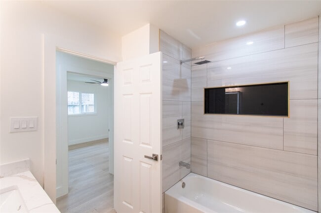 Building Photo - 15411 Sierra Valle Dr