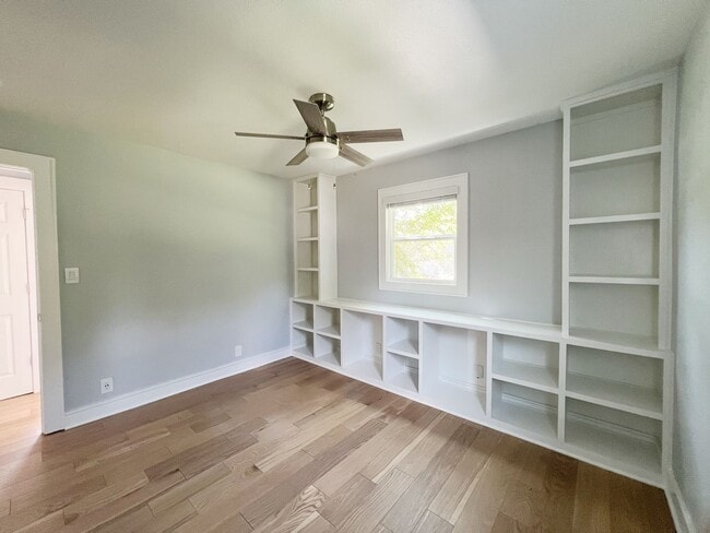 Building Photo - SEE IT NOW: Fully Renovated 4-Bedroom Ranc...