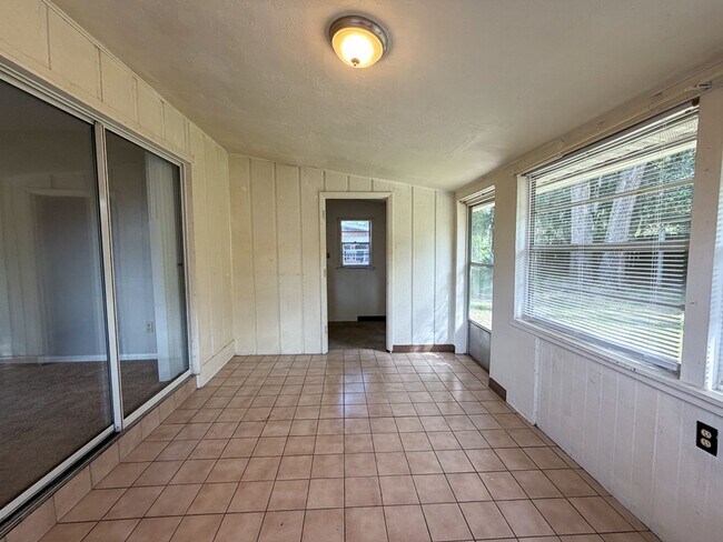 Building Photo - 2294 - Shady Forest