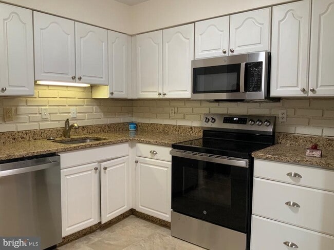 Building Photo - 1026 Brinker Dr