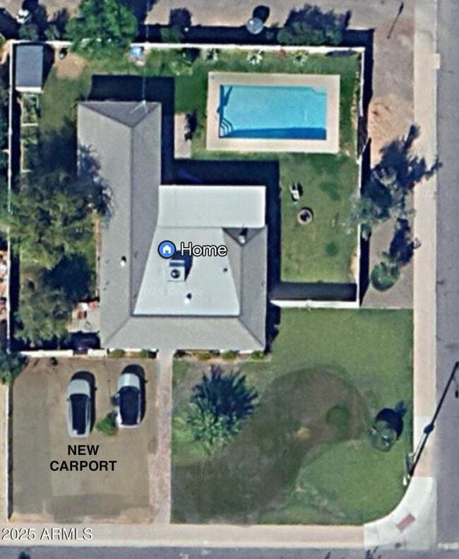 Building Photo - 1702 W Glenrosa Ave