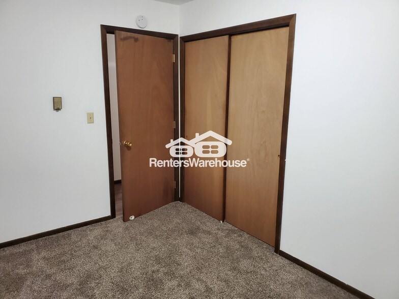 Building Photo - 29 2nd St