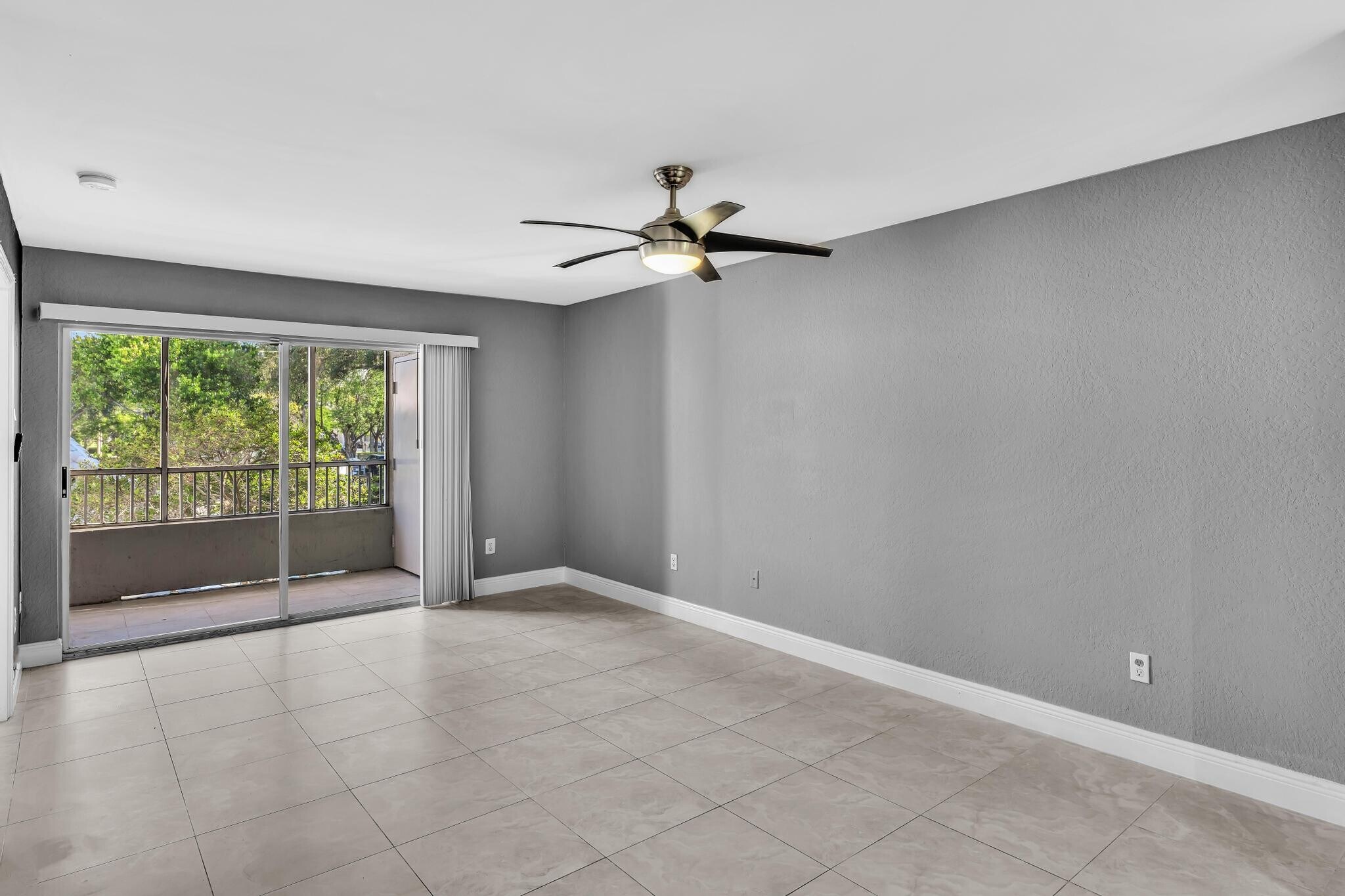 Building Photo - 2880 N Oakland Forest Dr