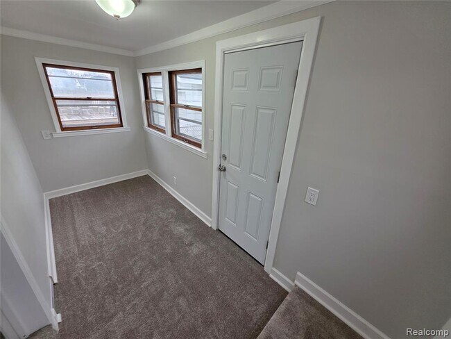 Building Photo - 7249 Silvery Ln