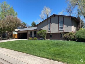 Building Photo - Wonderfully taken care of Tri Level Home w...