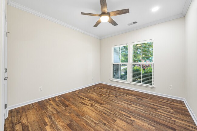 Building Photo - 4006 Fall Oak Terrace