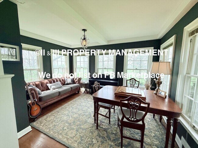 Building Photo - 1314 W Red Bridge Rd