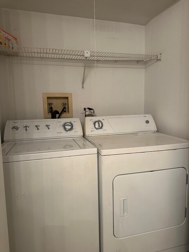 Building Photo - 1504 W Jefferson Ave