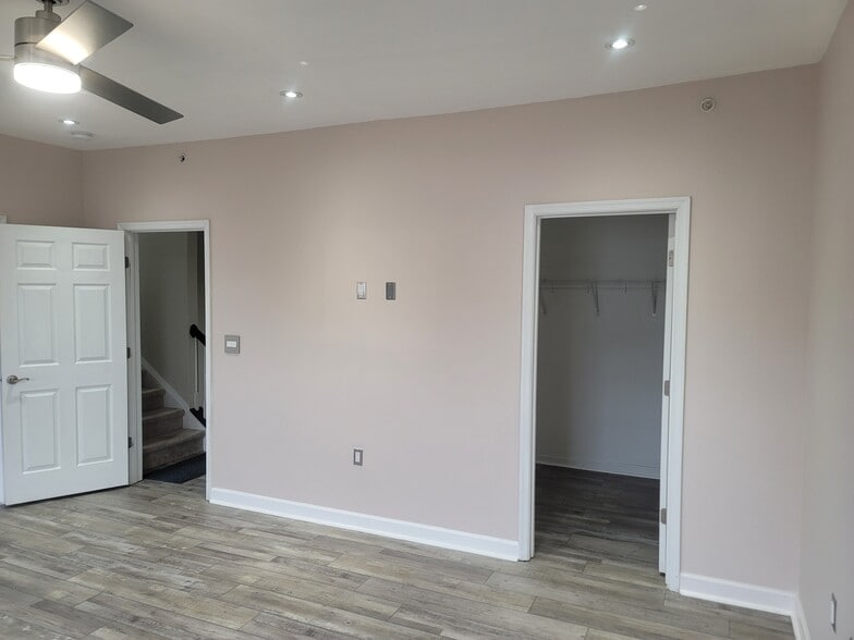 Building Photo - 6831 Hampton Bay Ln