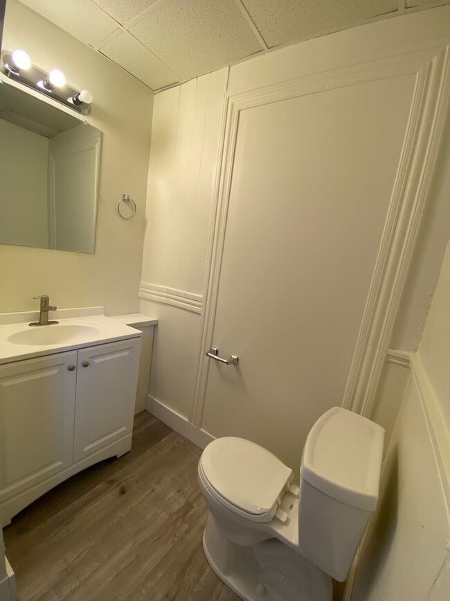 Building Photo - 4 Bedroom + Office Home in Allentown!