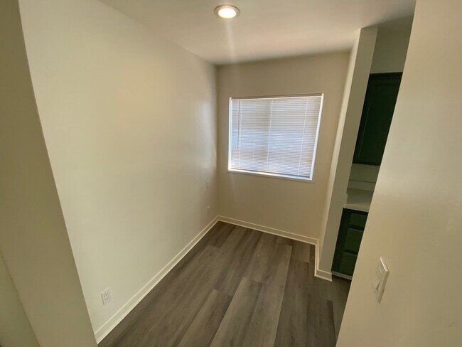 Building Photo - Brand New Spacious Oakland Hills home