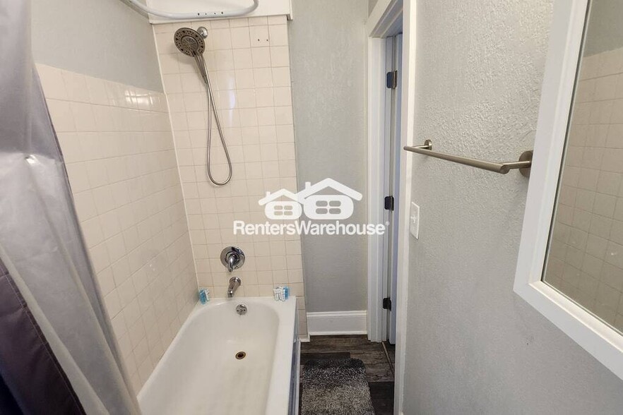 Building Photo - 2867 N Fratney St