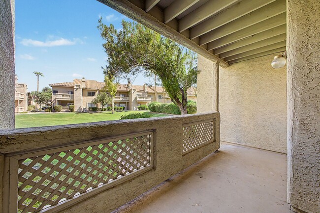 Building Photo - 930 N Mesa Dr