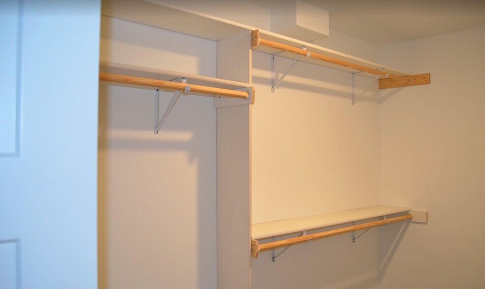 Building Photo - 101 S Crystal St