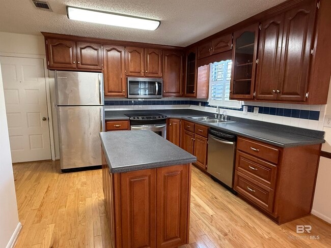 Building Photo - 22022 Nelson St