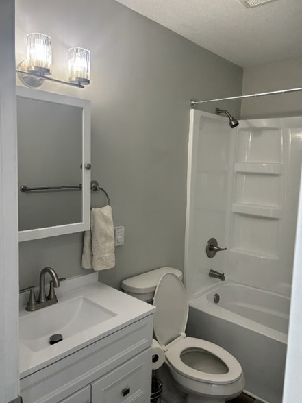 Building Photo - 19499 Co Rd 2