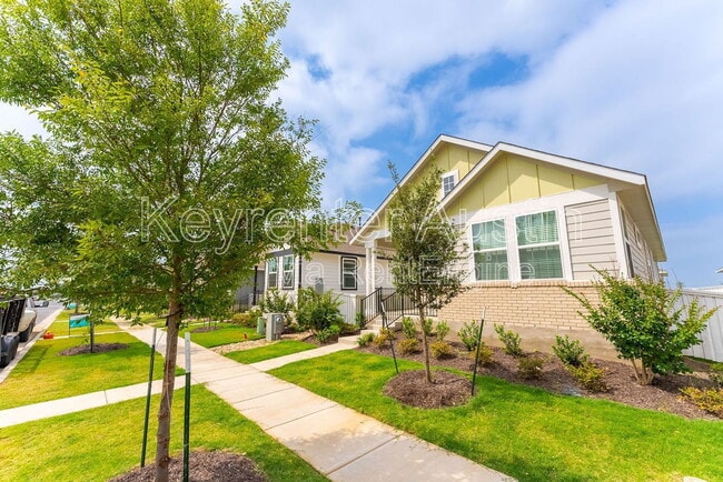 Building Photo - 354 Hortus Dr