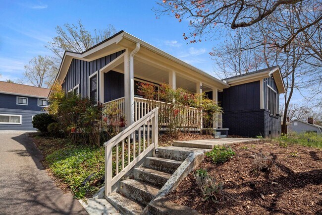 Building Photo - Beautiful Home - Excellent Kenilworth Location!