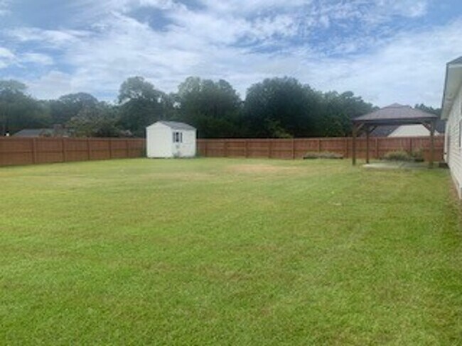 Building Photo - 200 Leeward Landing