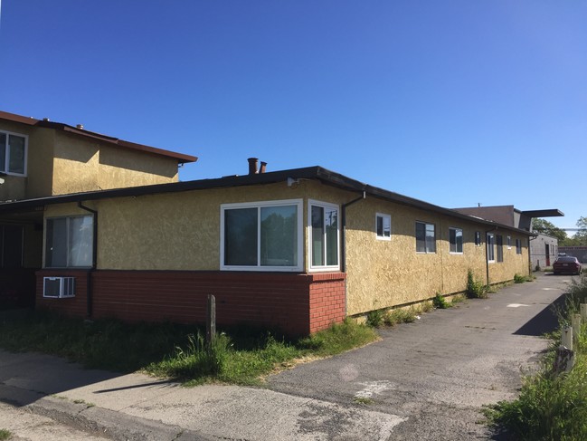 Primary Photo - Rio Linda Apartments
