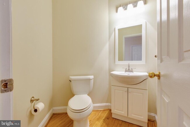 Building Photo - 8627 Trail View Dr