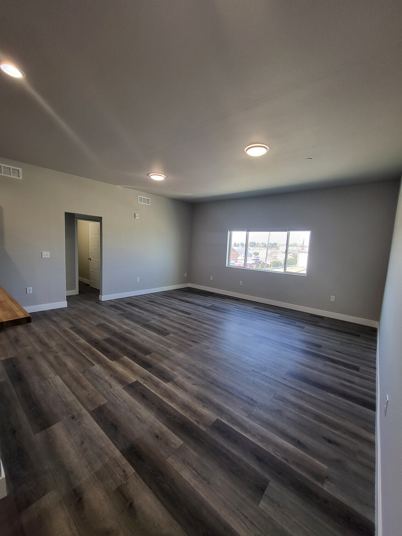 Building Photo - 2760 8th Ave