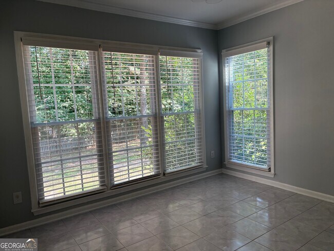 Building Photo - 6221 Woodlore Dr NW