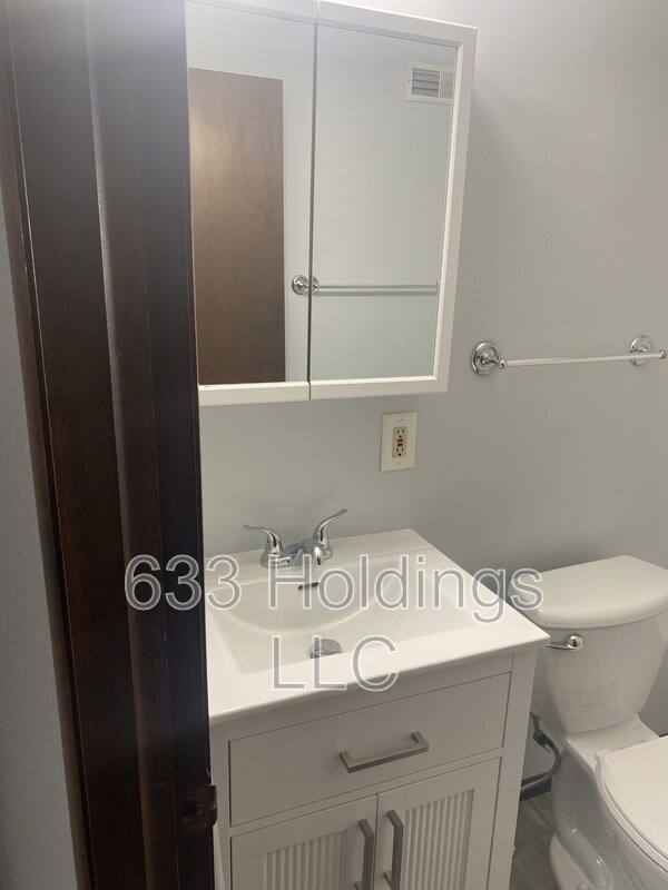 Building Photo - 139 Shadoway Dr