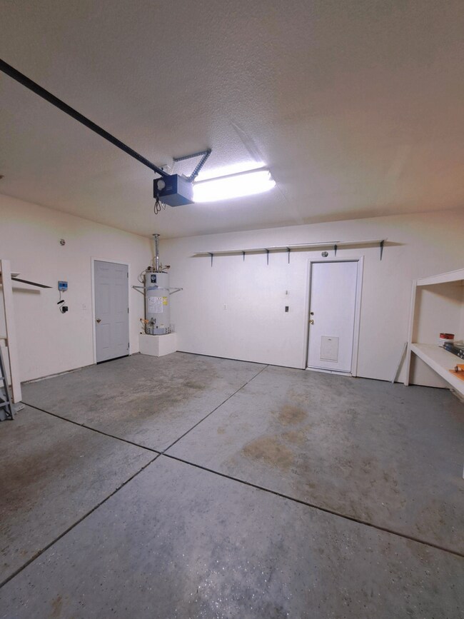 Building Photo - Comfortable Living in a Pet-Friendly Home ...