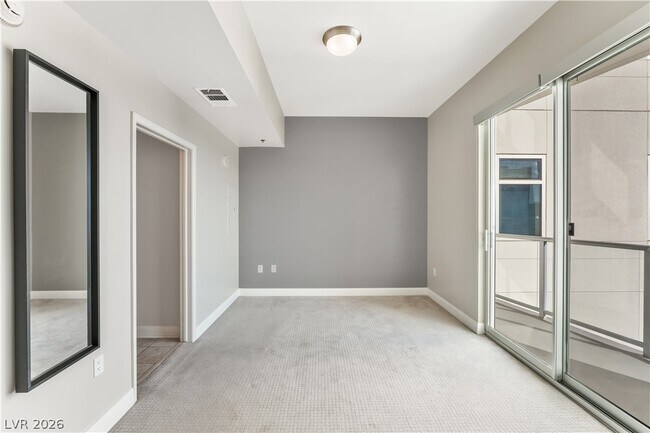 Building Photo - 150 S Las Vegas Blvd