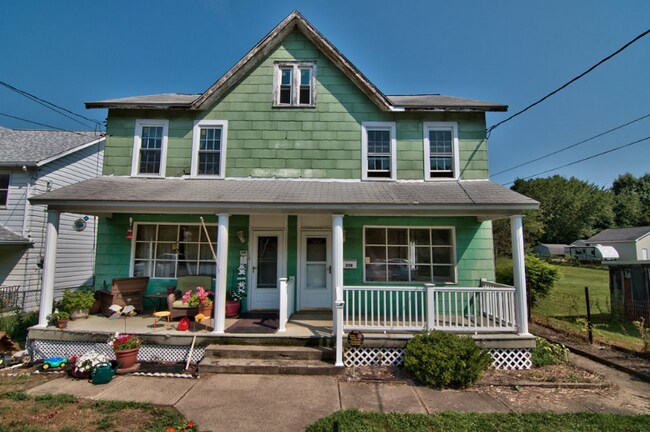 Building Photo - 359 Hanover St