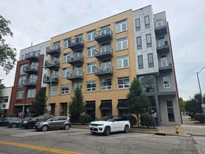 Building Photo - 309 E 5th St