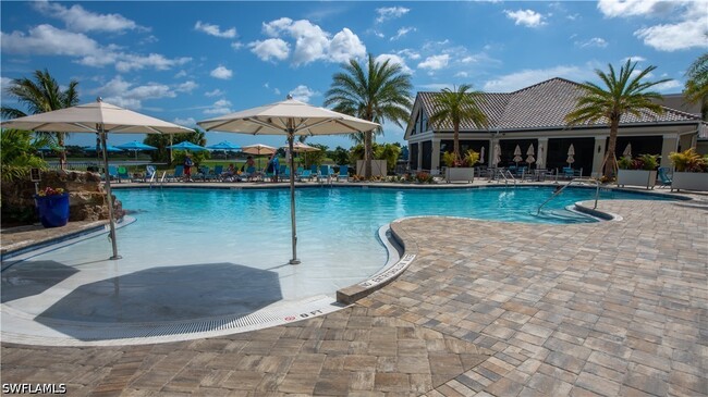 Building Photo - 10020 Siesta Bay Dr