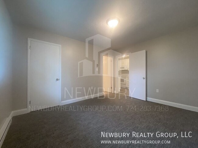 Building Photo - 49 Sunbury Estates