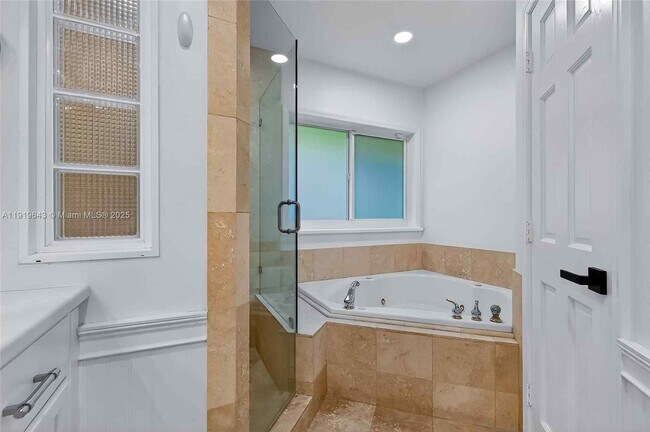 Building Photo - 6731 SW 138th St