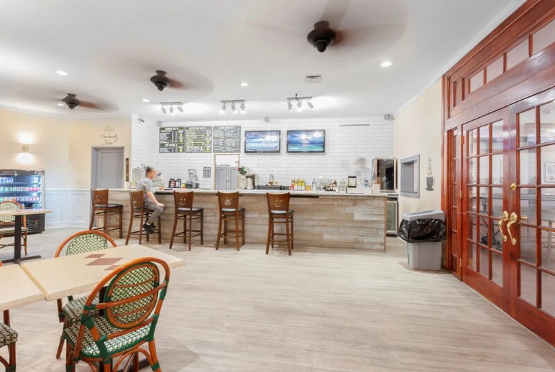 Building Photo - 2600 Netherland Ave