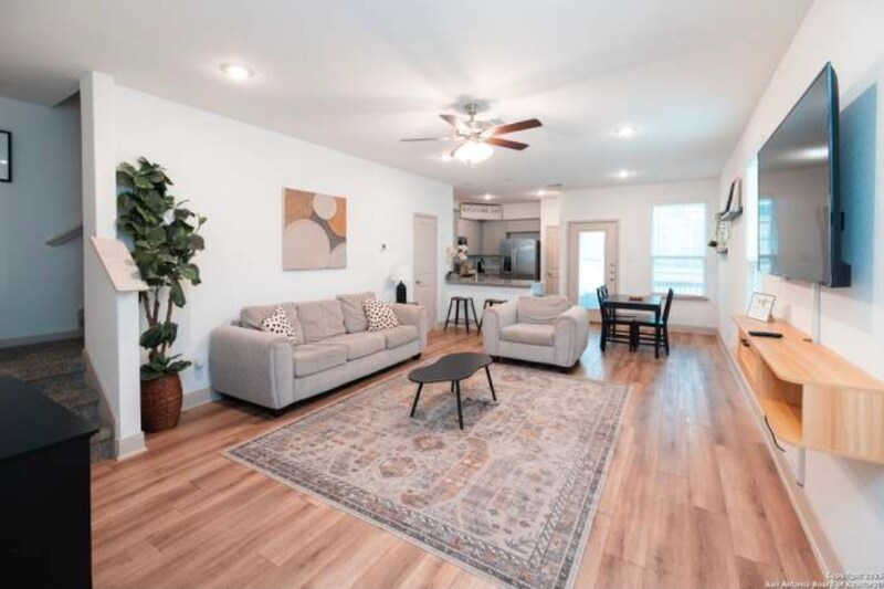 Building Photo - 7508 Magnolia Village