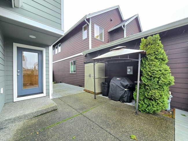 Building Photo - 3 Bedroom Home in Everett Available Now!
