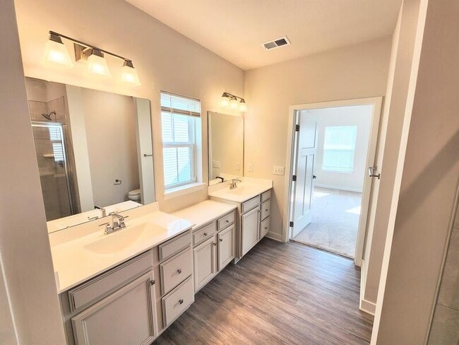 Building Photo - 257 Riley Wy