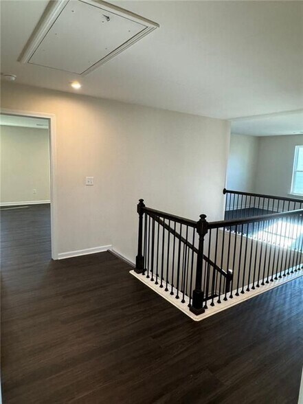 Building Photo - 136 Paulownia Cir