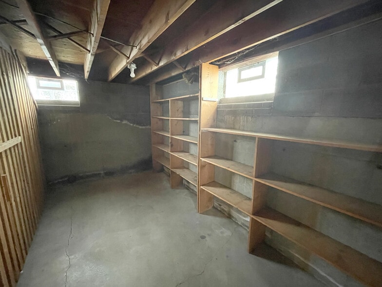 Storage Unit Included w/ Rent - 14 Pierce Ave