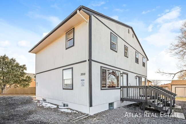 Building Photo - 3210 W Longfellow Pl