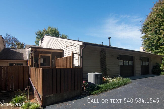 Building Photo - 307 Windward Dr SW