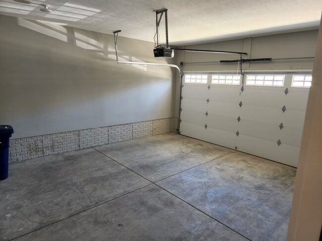 Building Photo - 333 Maddalena Ln