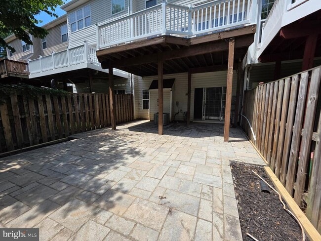 Building Photo - 22486 Maison Carree Square