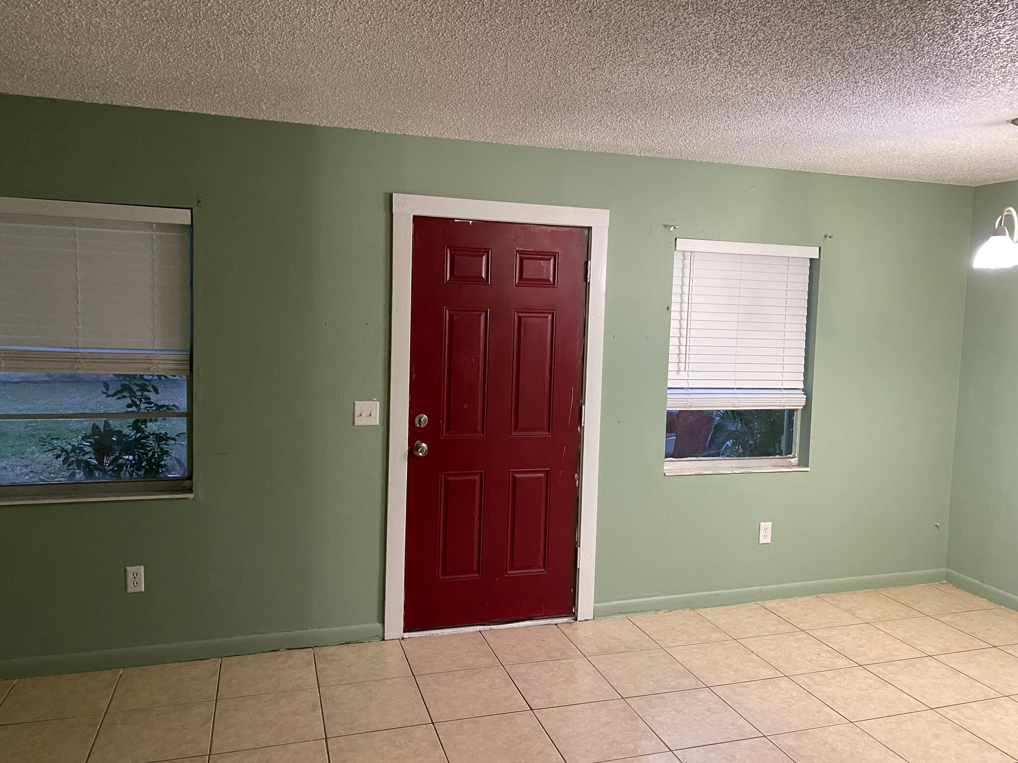 Living room - 3010 Ernest Dr
