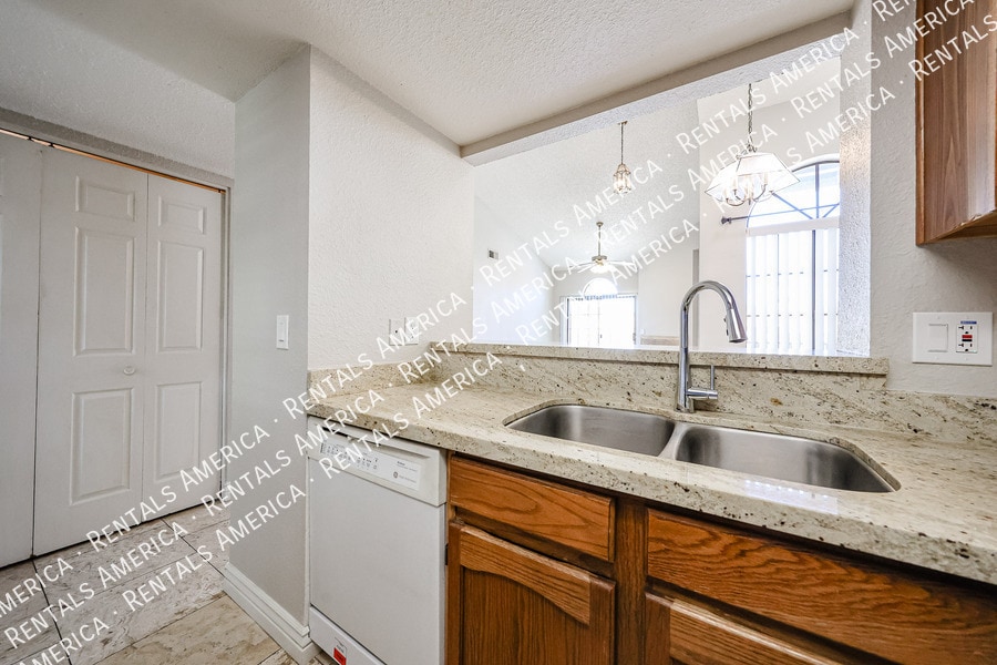 Building Photo - 11011 N 92nd St