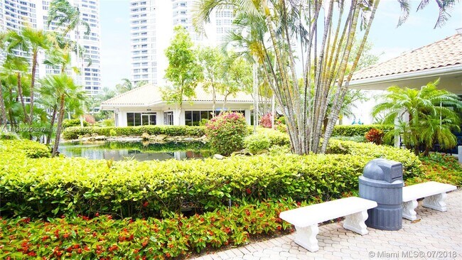 Building Photo - 3530 Mystic Pointe Dr